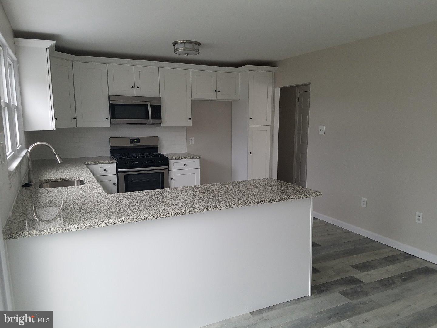 13 Constitution Road Clementon, NJ 08021 - Photo 5 of 18 Kitchen