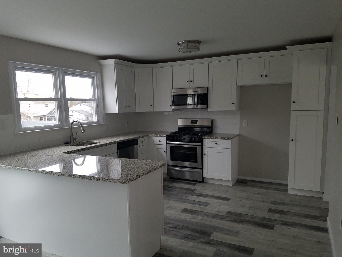 13 Constitution Road Clementon, NJ 08021 - Photo 6 of 18 Kitchen