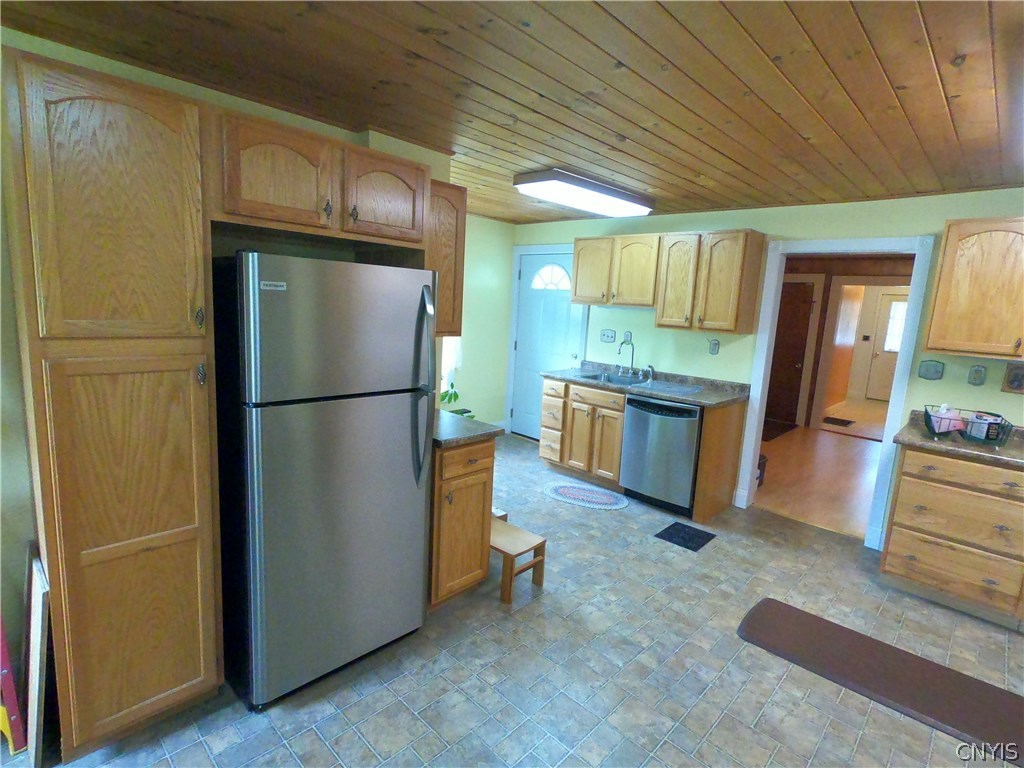 75 Pratt Avenue Kirkland, NY 13321 - Photo 21 of 47