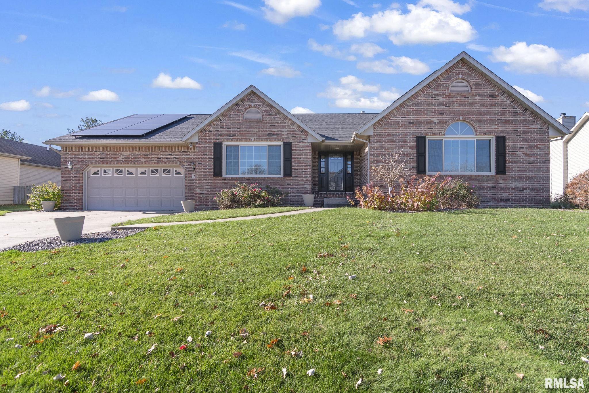 7 Gilson Drive Rochester, IL 62563 - Photo 3 of 46