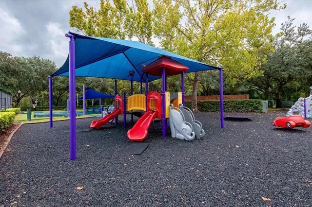 a view of park with entertaining space