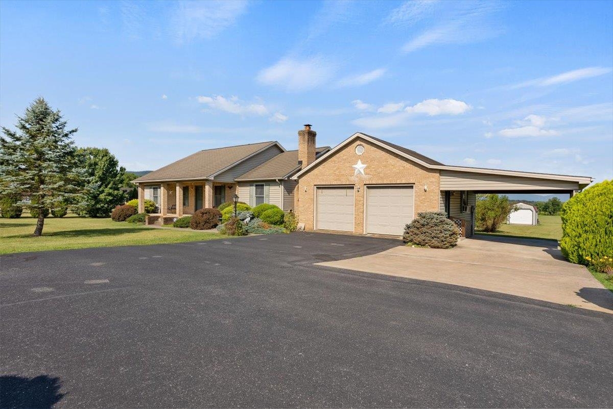 6910 Ida Road Stanley, VA 22851 - Photo 4 of 43 Gallery Image 4