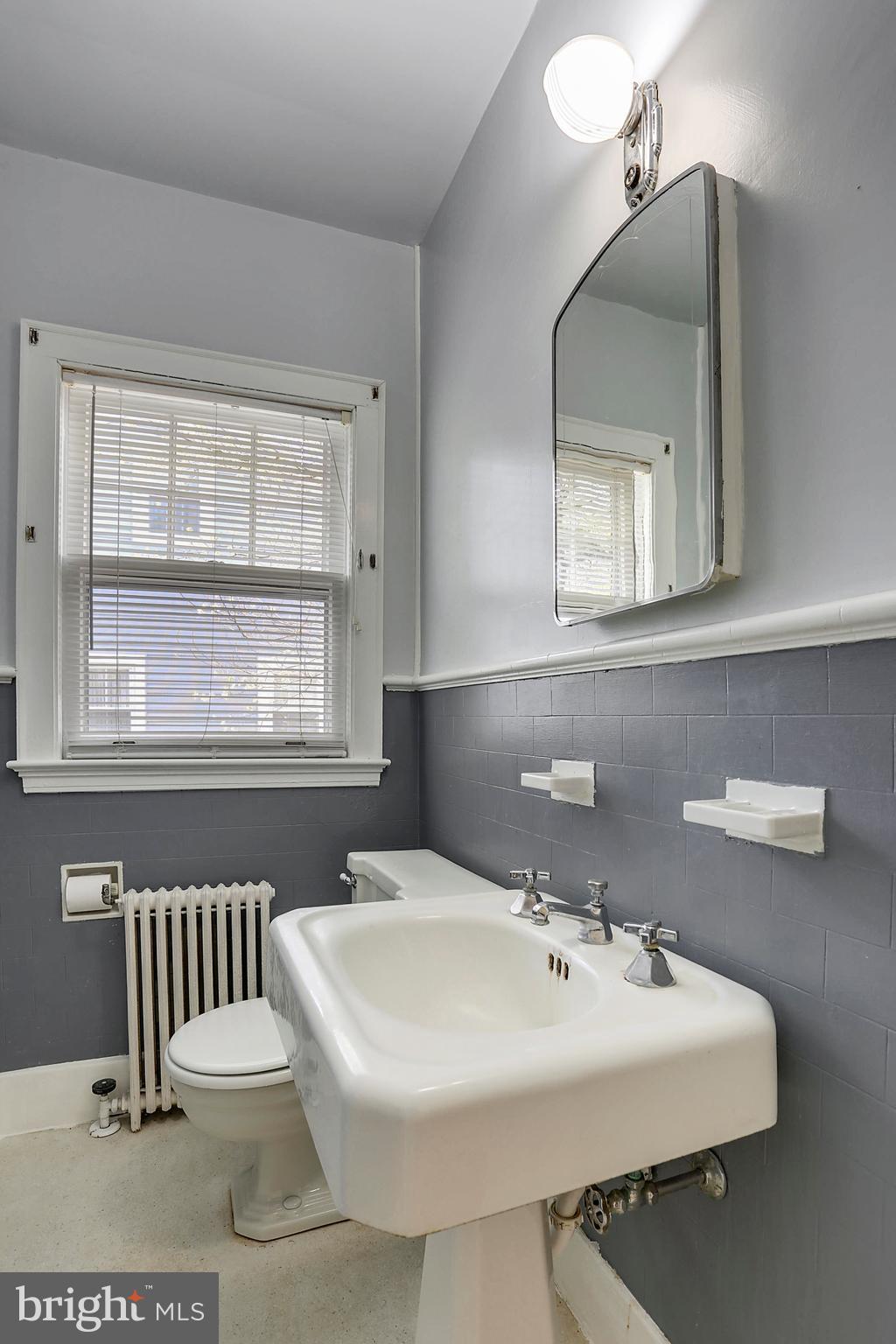 1916 Locust Grove Road Silver Spring, MD 20910 - Photo 12 of 27 Bath