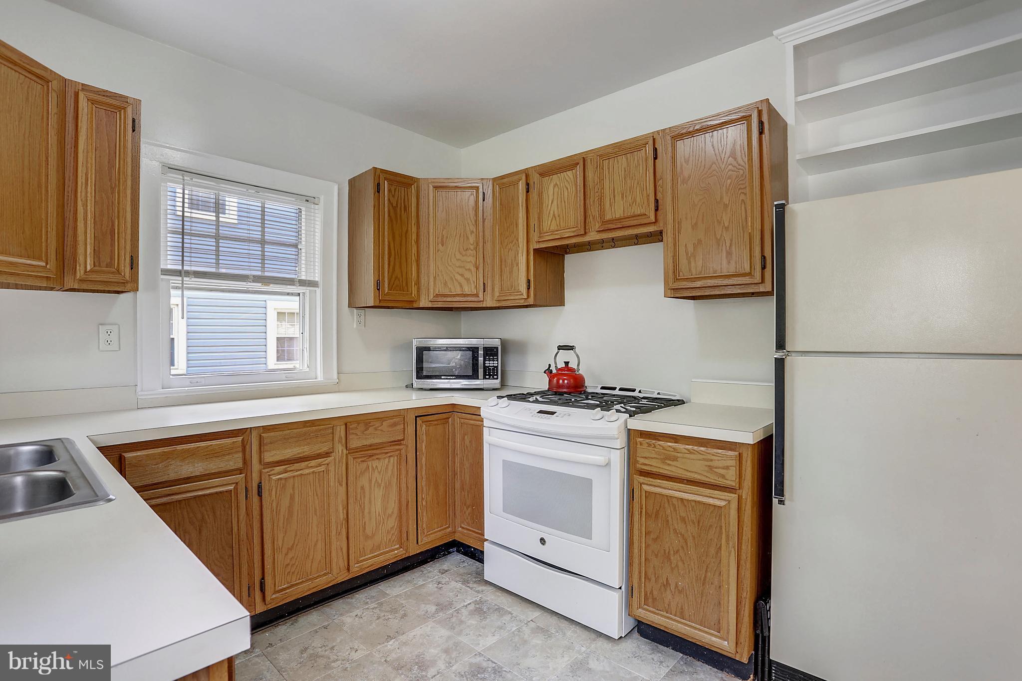 1916 Locust Grove Road Silver Spring, MD 20910 - Photo 10 of 27 Kitchen
