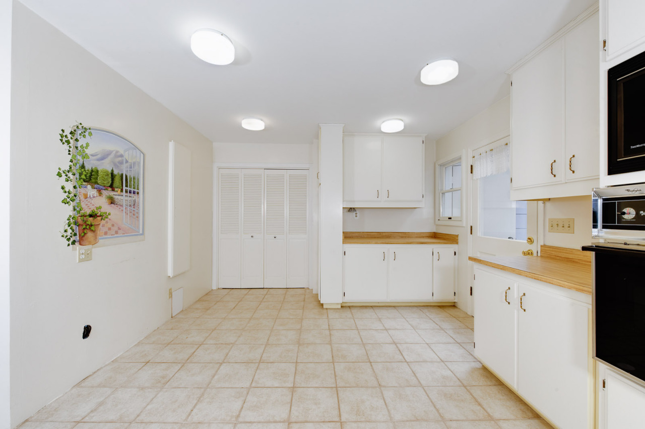 1470 La Cima Road Santa Barbara, CA 93101 - Photo 13 of 17 Kitchen