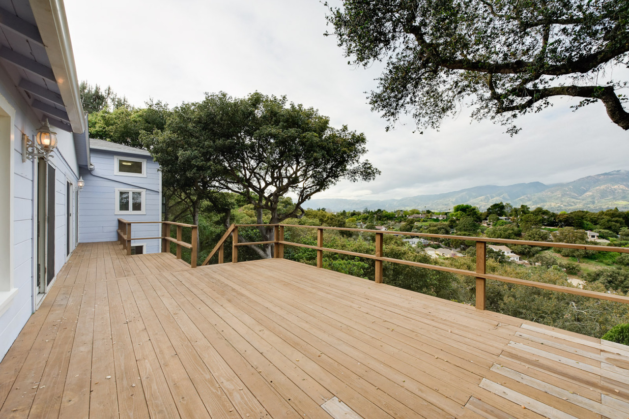 1470 La Cima Road Santa Barbara, CA 93101 - Photo 16 of 17 Deck & Views