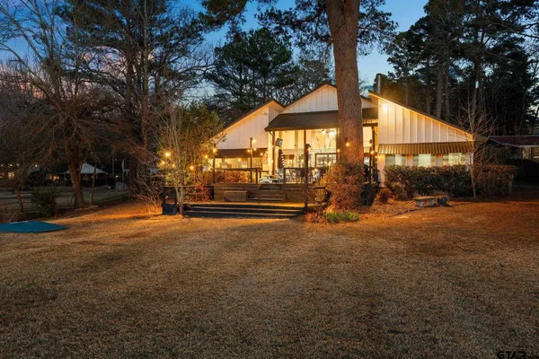 $595,000 | 1805 East Lake Drive, Gladewater, TX 75647