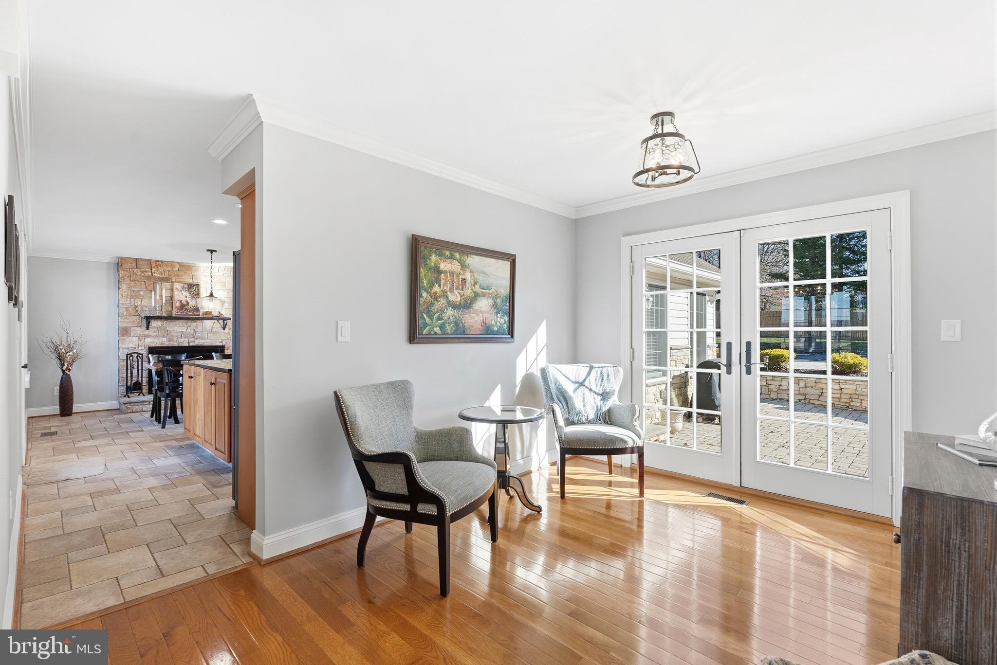 6837 White Rock Road Sykesville, MD 21784 - Photo 11 of 36 a view of a livingroom with furniture and a potted plant