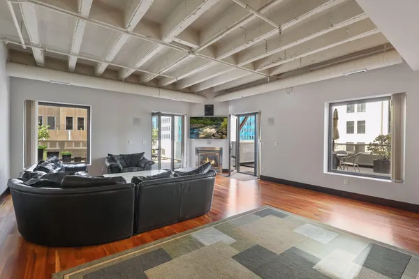 $3,995 | 601 South Marquette Avenue, Unit 402, Minneapolis, MN 55402