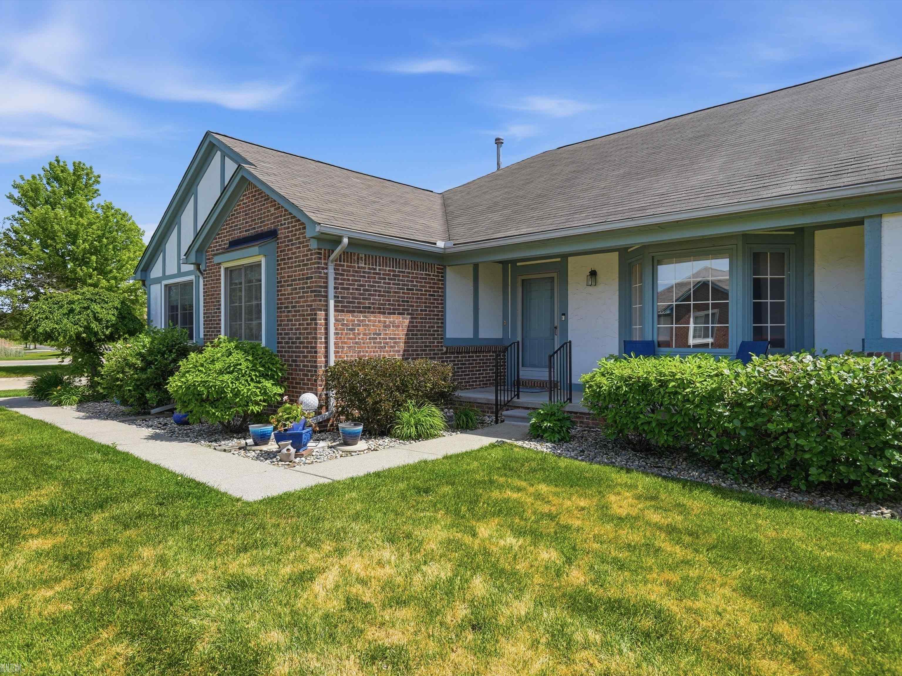 45461 Nottingham Drive, Unit 97 Macomb, MI 48044 - Photo 3 of 42
