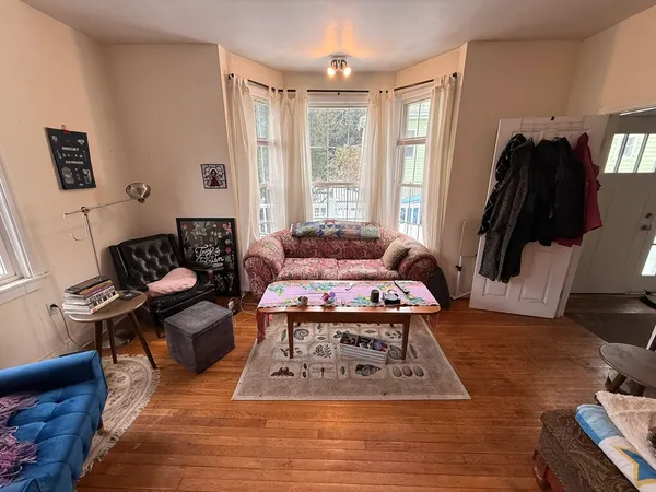 $4,850 | 7-9 Biltmore Street, Unit 9, Boston, MA 02130