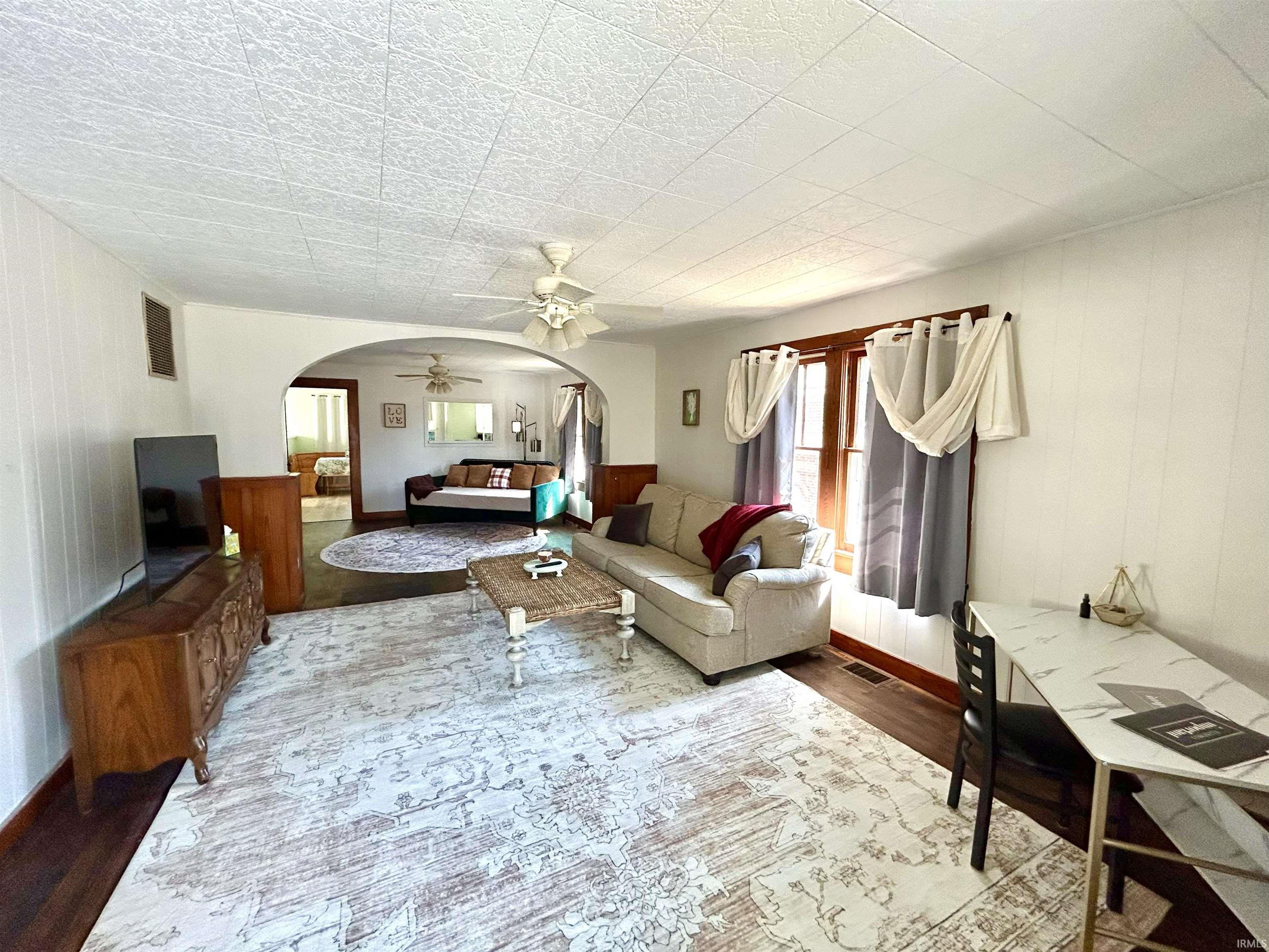 218 North 5th Street Albion, IL 62806 - Photo 2 of 16