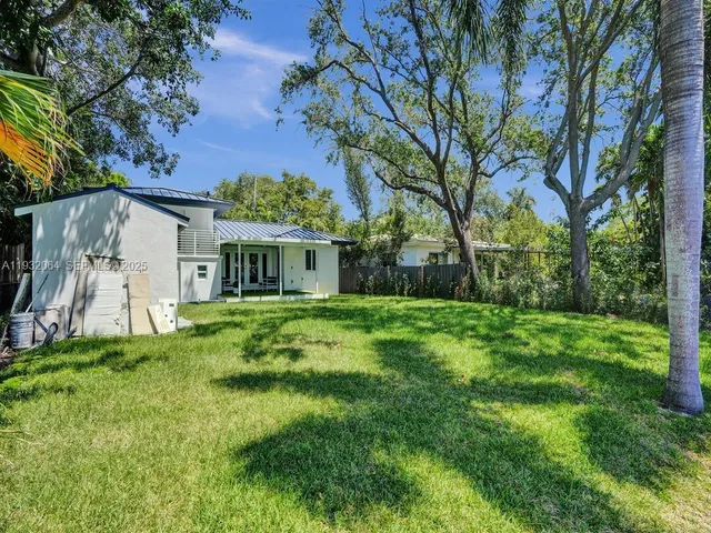 $6,000 | 210 Northeast 85th Street, El Portal, FL 33138