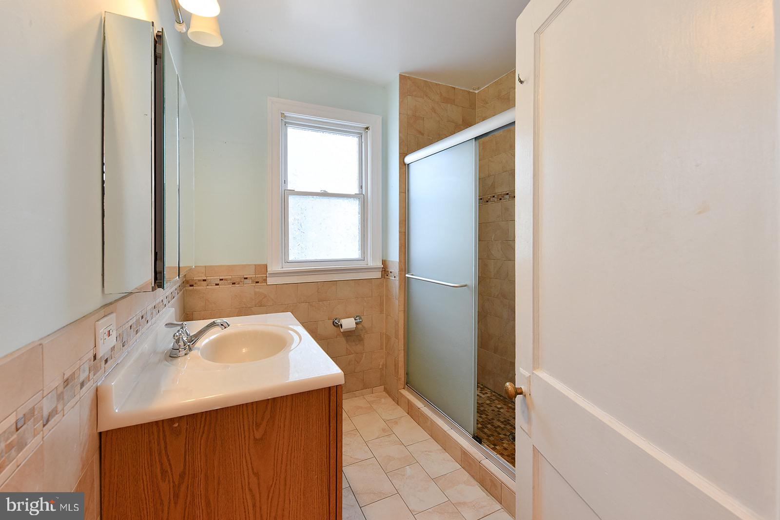 112 Linhigh Avenue Nottingham, MD 21236 - Photo 22 of 45 Main Level Bathroom