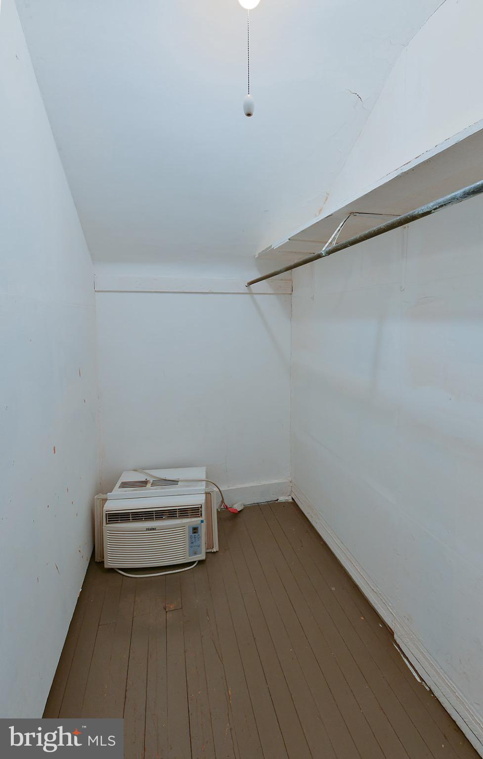 112 Linhigh Avenue Nottingham, MD 21236 - Photo 28 of 45 Upper Level closet