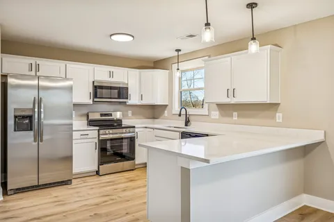 $382,400 | 365 Cardinal Creek Drive, Clarksville, TN 37040