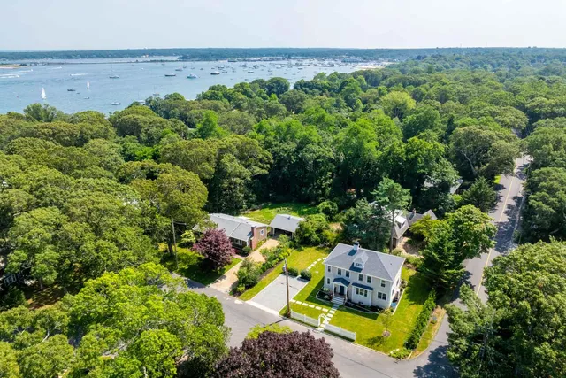 $1,999,000 | 5 Pine Tree Lane, Vineyard Haven, MA 02568