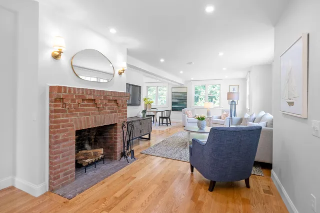 $1,999,000 | 5 Pine Tree Lane, Vineyard Haven, MA 02568