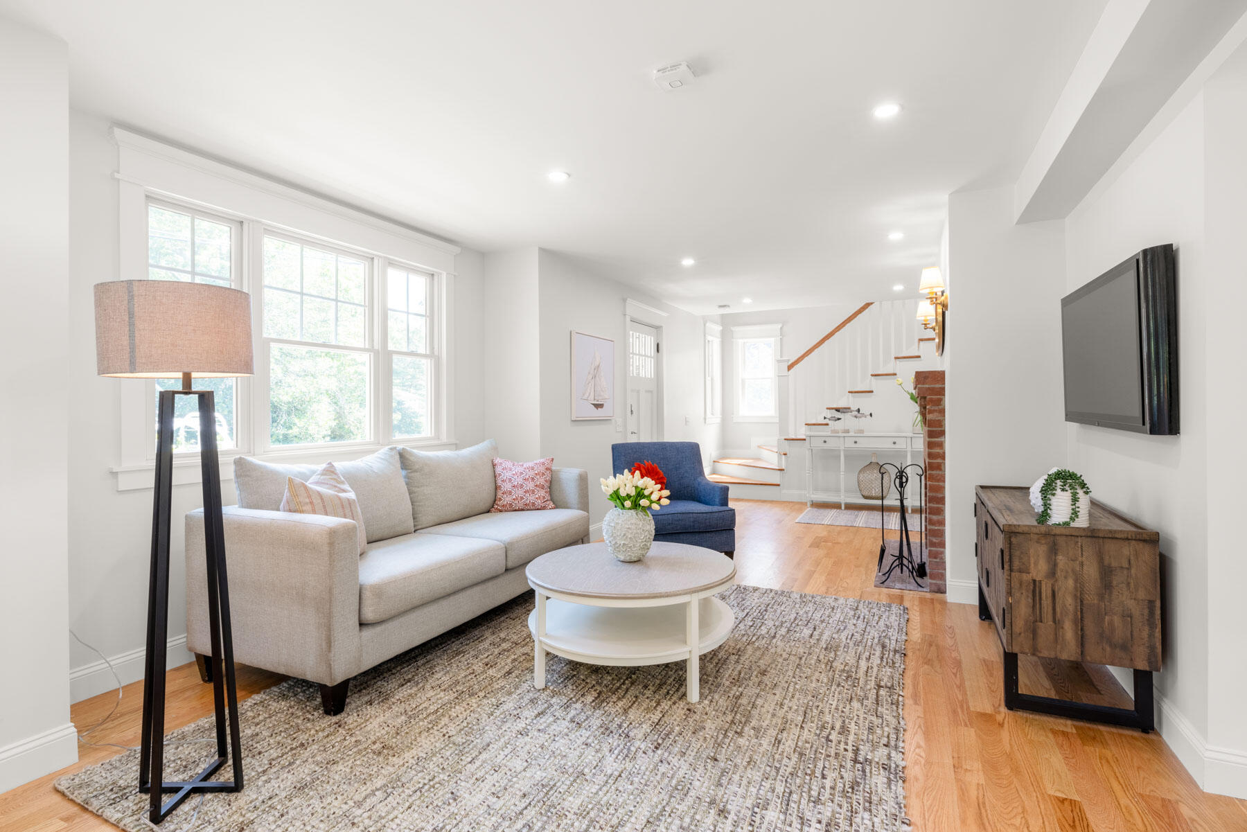 5 Pine Tree Lane Vineyard Haven, MA 02568 - Photo 13 of 29 Living room