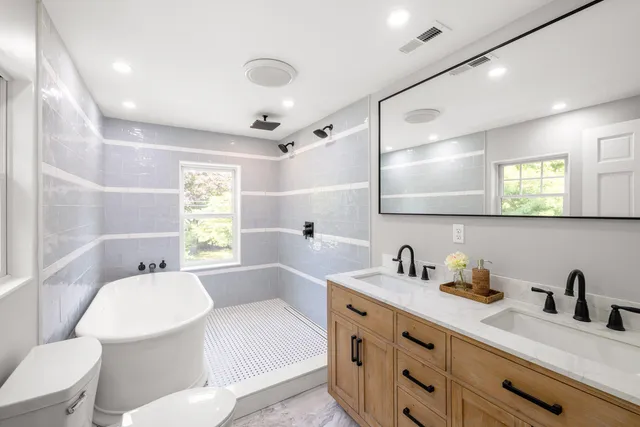 $1,999,000 | 5 Pine Tree Lane, Vineyard Haven, MA 02568