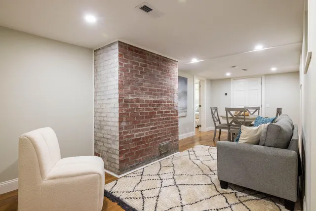 $1,999,000 | 5 Pine Tree Lane, Vineyard Haven, MA 02568