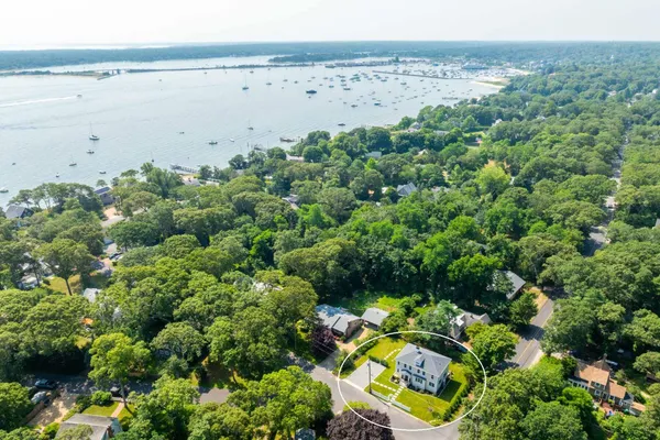 $1,999,000 | 5 Pine Tree Lane, Vineyard Haven, MA 02568