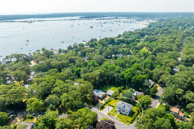 $1,999,000 | 5 Pine Tree Lane, Vineyard Haven, MA 02568
