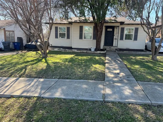 $2,200 | 1840 Prairie View Drive, Dallas, TX 75235
