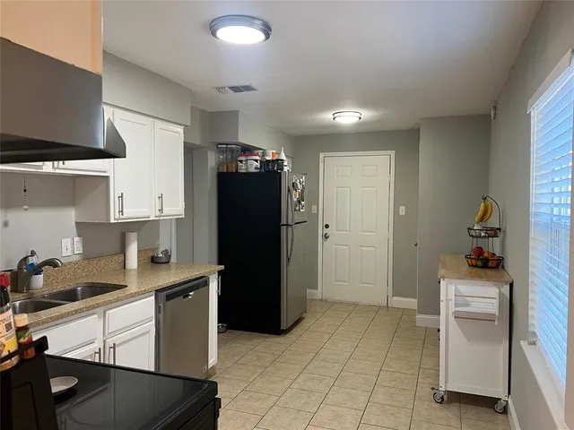 $2,200 | 1840 Prairie View Drive, Dallas, TX 75235