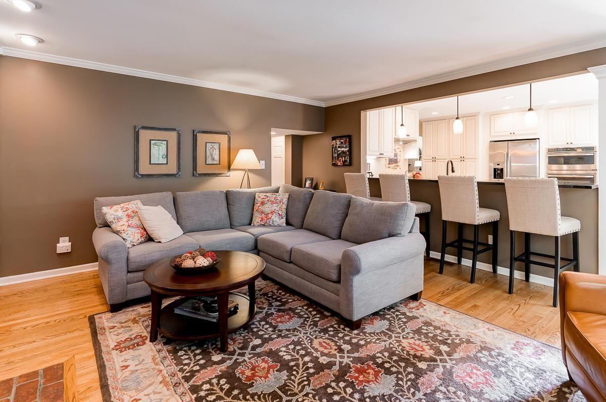 2547 Berwyn Road Upper Arlington, OH 43221 - Photo 2 of 47