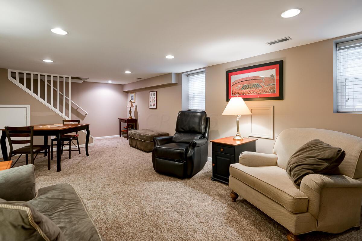2547 Berwyn Road Upper Arlington, OH 43221 - Photo 35 of 47