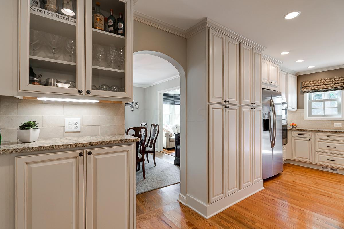 2547 Berwyn Road Upper Arlington, OH 43221 - Photo 9 of 47
