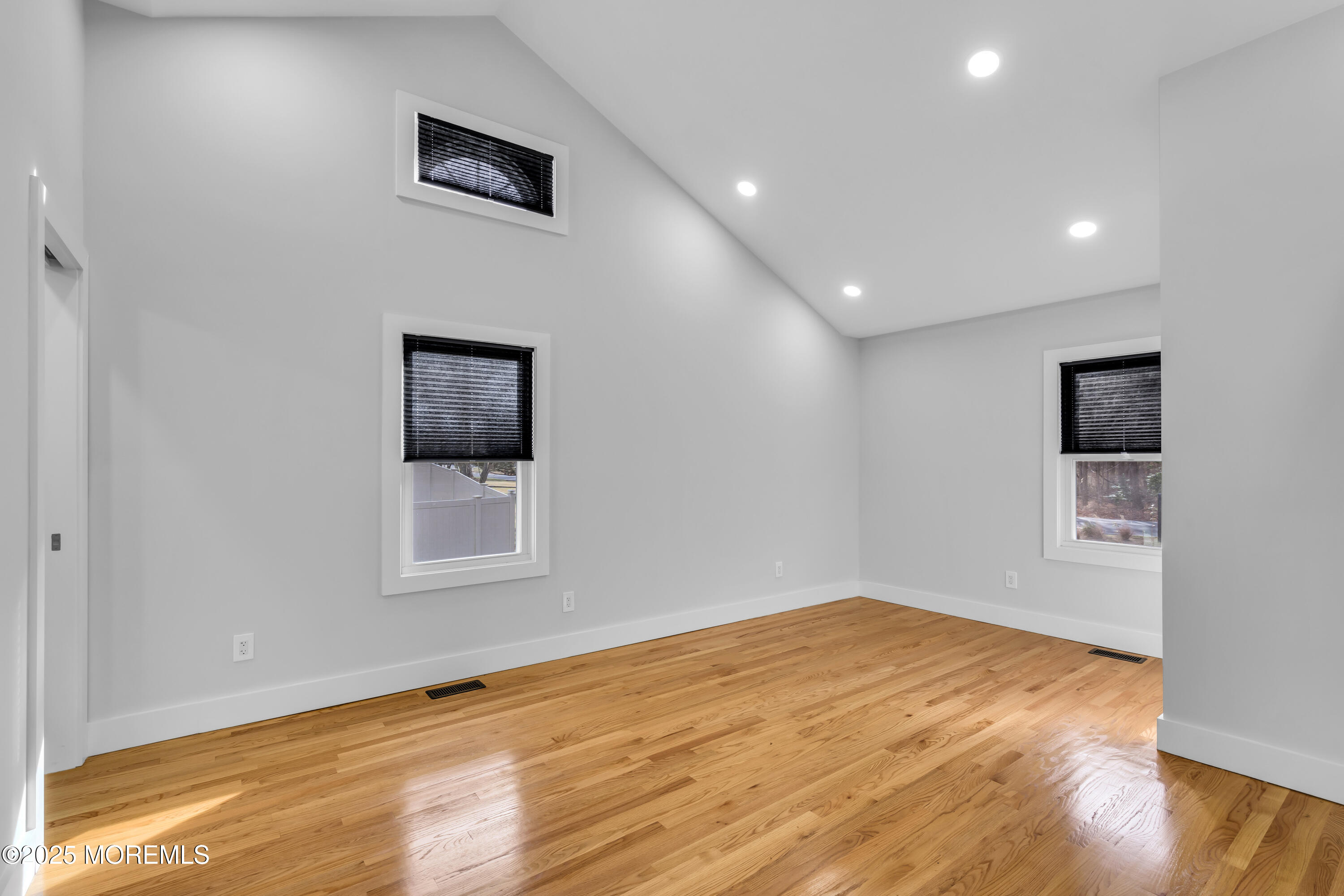 142 Freehold Road Manalapan, NJ 07726 - Photo 14 of 35 ey202108_306