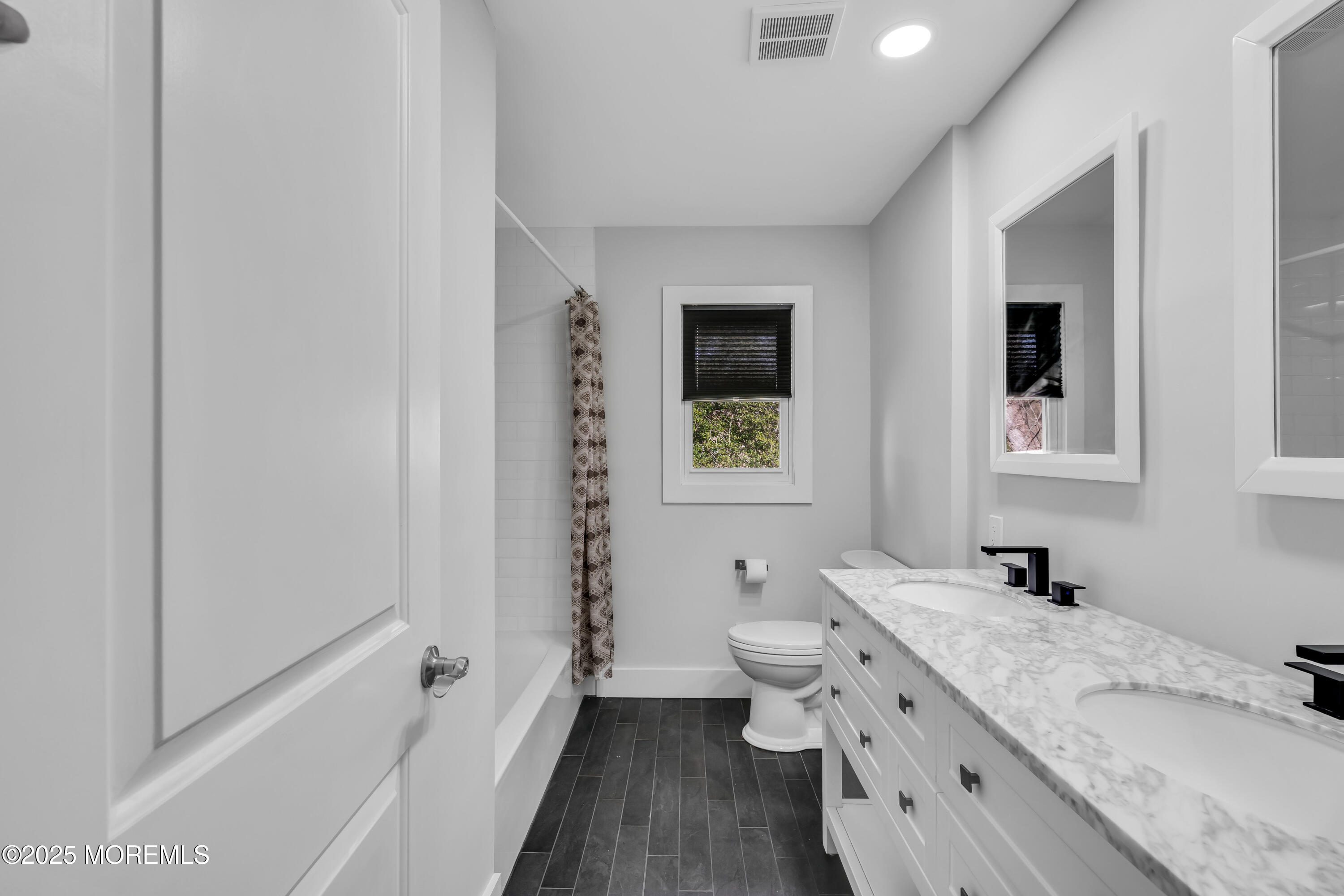 142 Freehold Road Manalapan, NJ 07726 - Photo 25 of 35 ey202183_151