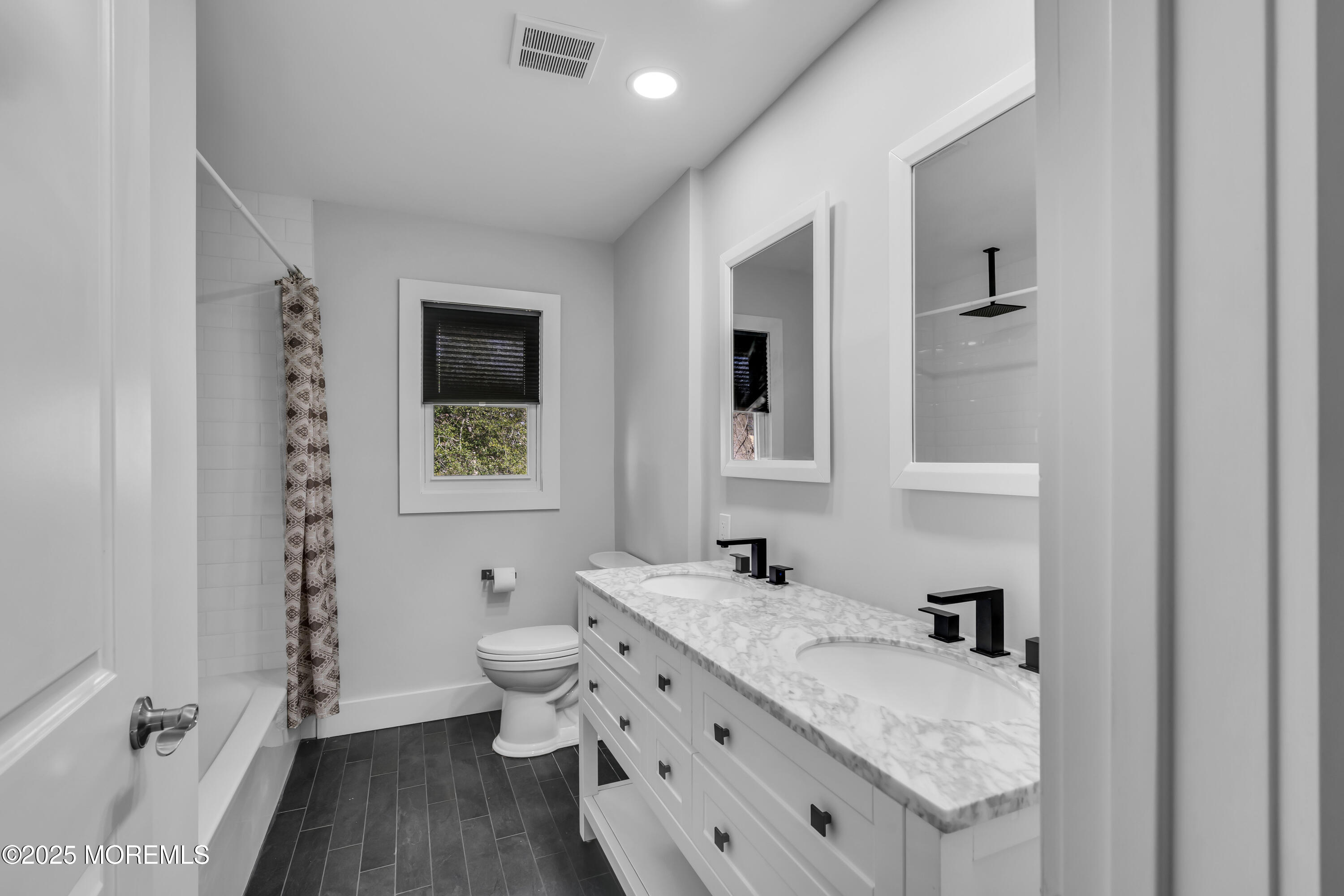142 Freehold Road Manalapan, NJ 07726 - Photo 26 of 35 ey202188_828