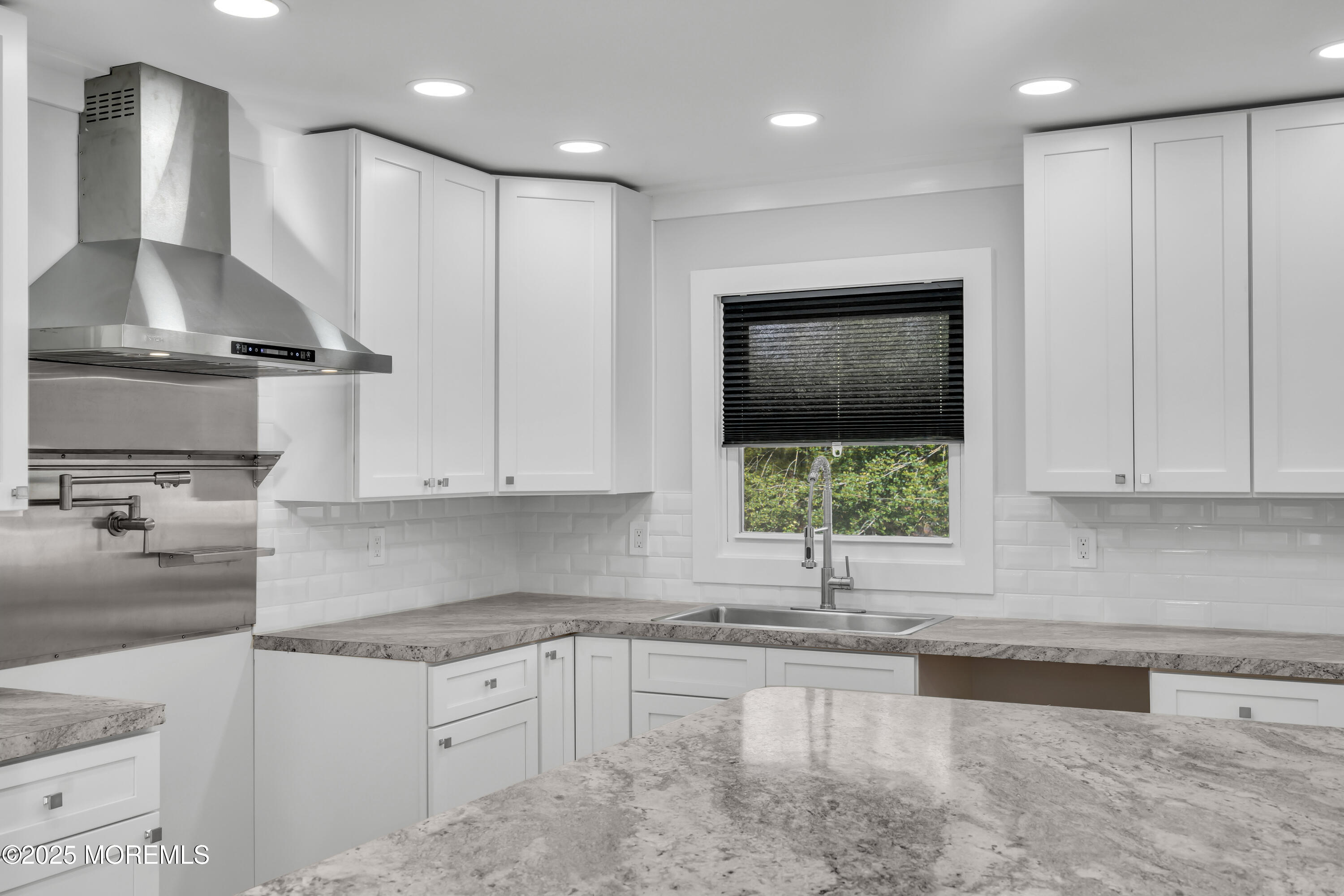142 Freehold Road Manalapan, NJ 07726 - Photo 10 of 35 ey202093_90