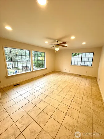$3,500 | 9024 Waverly Drive Southwest, Lakewood, WA 98499