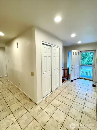 $3,500 | 9024 Waverly Drive Southwest, Lakewood, WA 98499