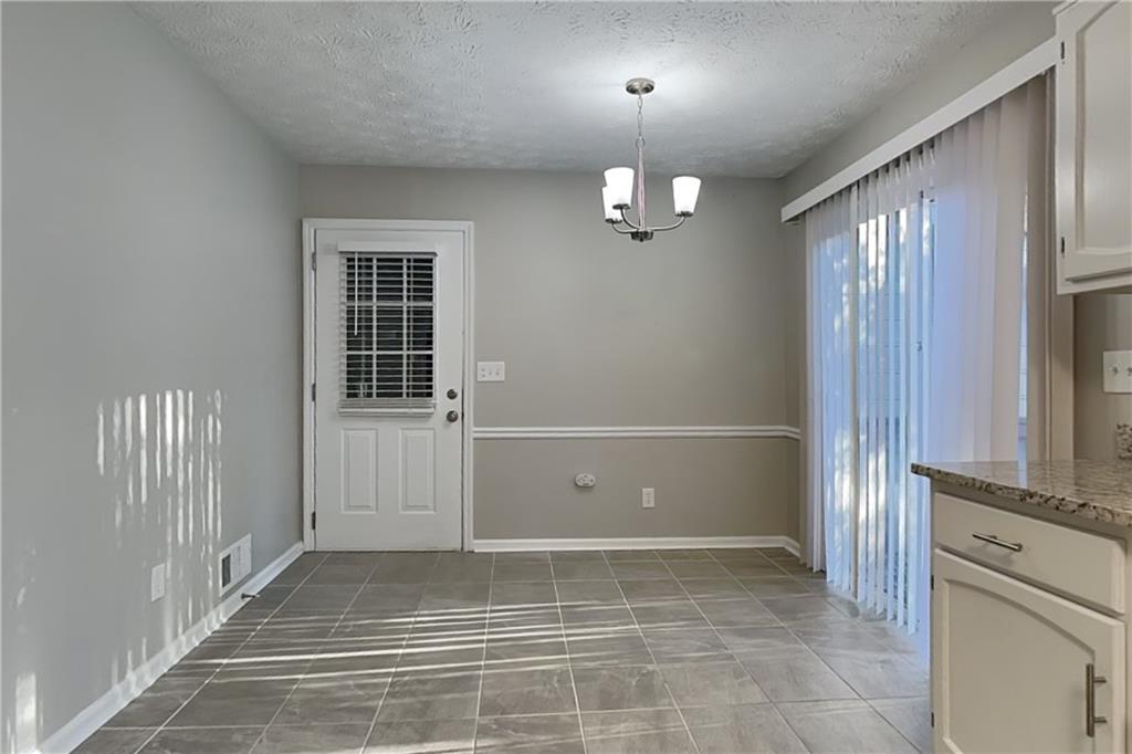 2201 Whitebluff Way Buford, GA 30519 - Photo 4 of 23