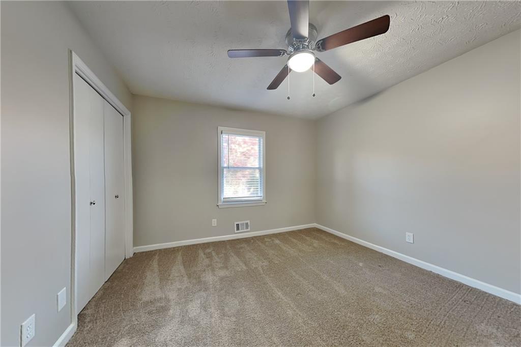 2201 Whitebluff Way Buford, GA 30519 - Photo 10 of 23