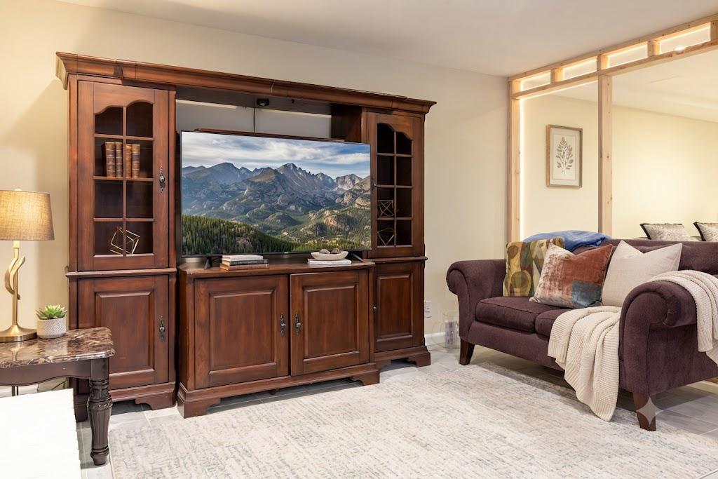 6034 Chesterbrook Road, Unit B McLean, VA 22101 - Photo 12 of 32 The family room is a place to unwind and entertain