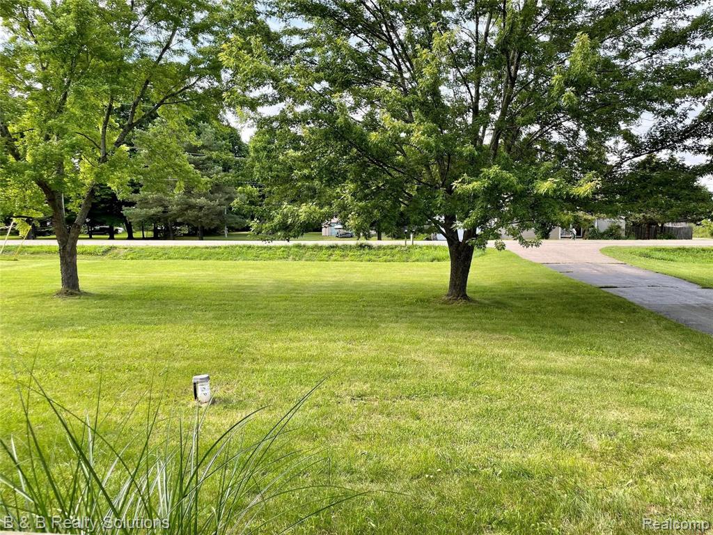 2164 Bowers Road Lapeer, MI 48446 - Photo 7 of 26