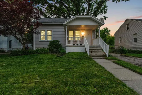 $1,995 | 429 Linden Avenue, Royal Oak, MI 48073