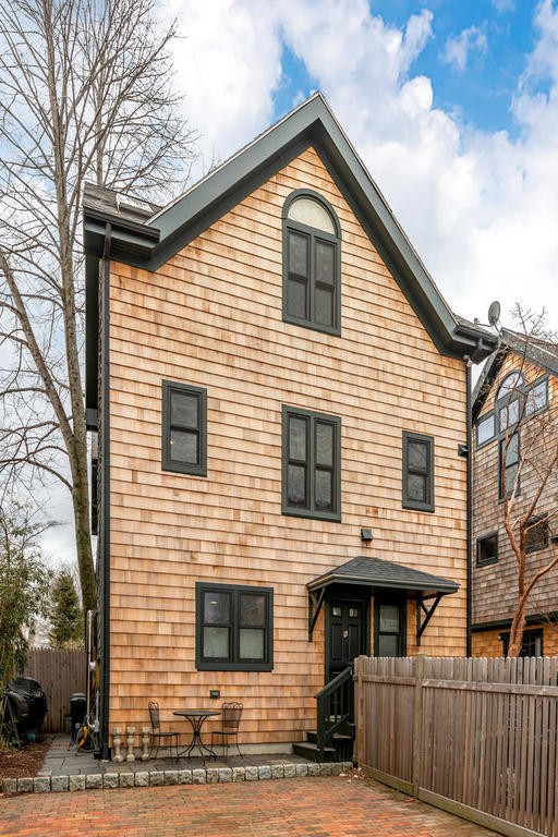 6 Gardner Road, Unit 6 Cambridge, MA 02139 - Photo 1 of 14