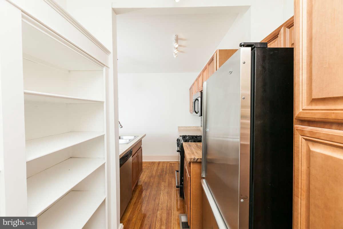 1822 Fairbank Road Baltimore, MD 21209 - Photo 14 of 30 Kitchen
