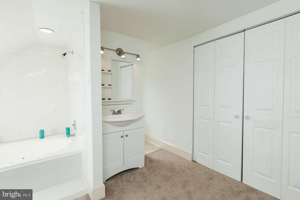 1822 Fairbank Road Baltimore, MD 21209 - Photo 21 of 30 Bath (Master)