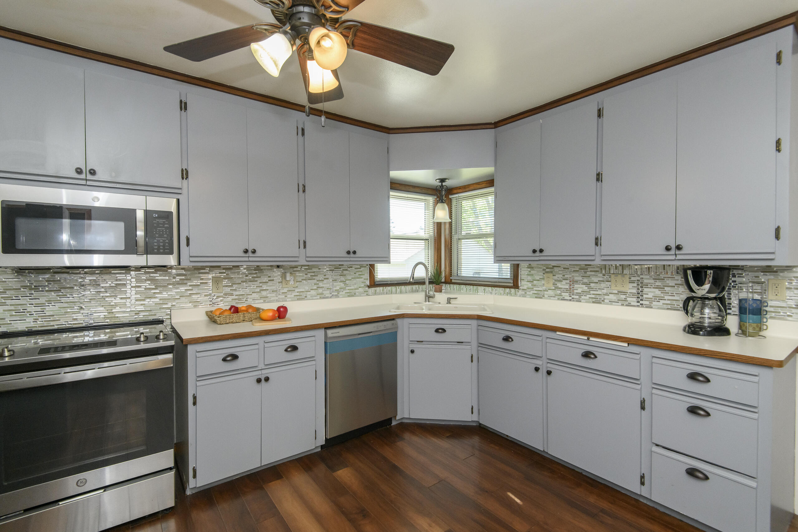 5122 North 65th Street Milwaukee, WI 53218 - Photo 9 of 31 Kitchen