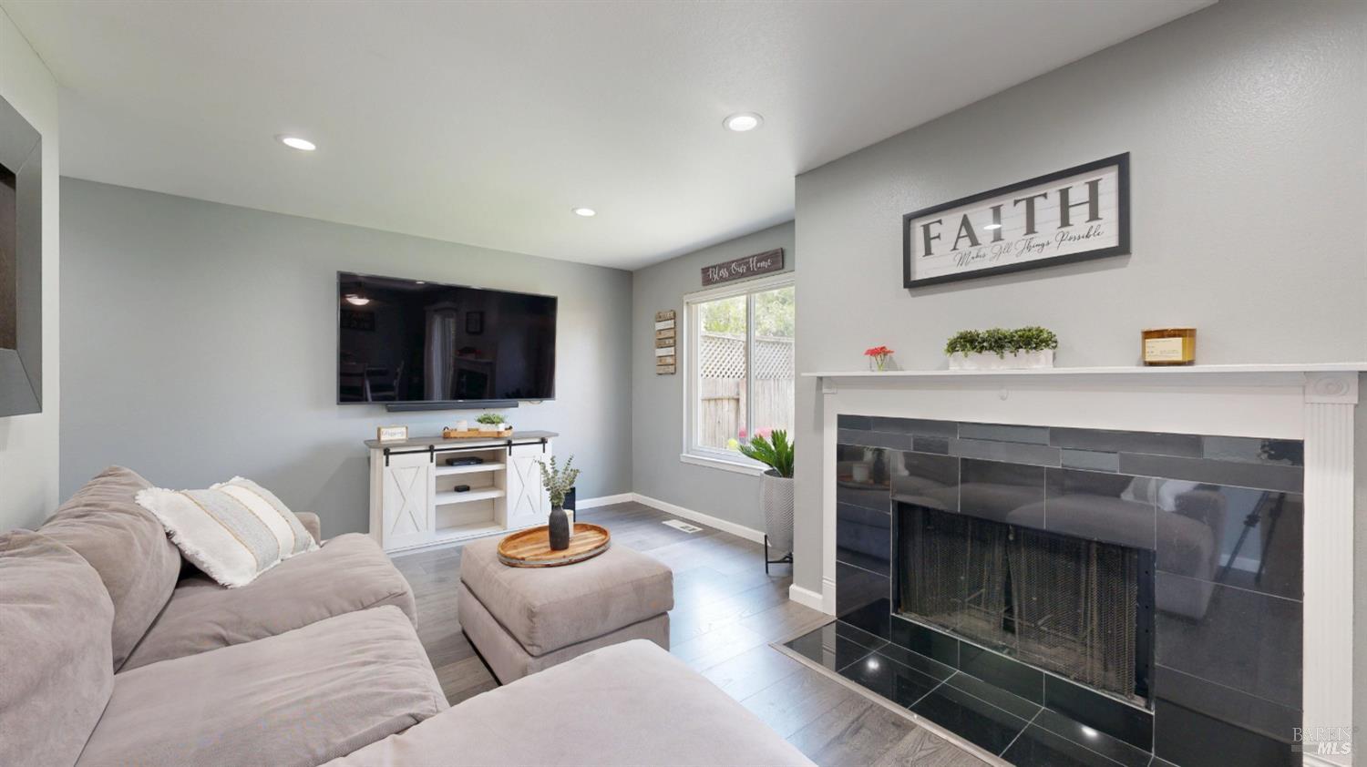 38 Francis Circle Rohnert Park, CA 94928 - Photo 4 of 43