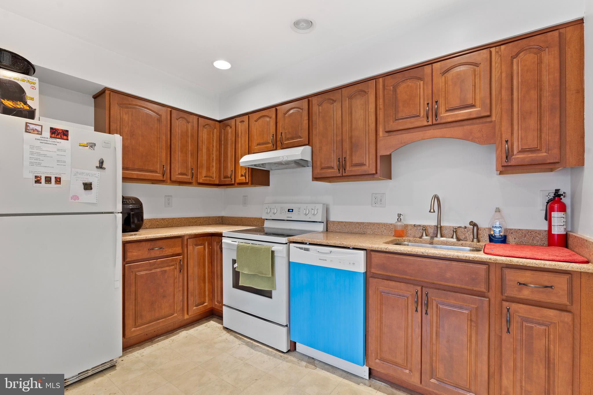 275 Green Street, Unit 5P6 Edgewater Park, NJ 08010 - Photo 7 of 23 Gallery Image 7