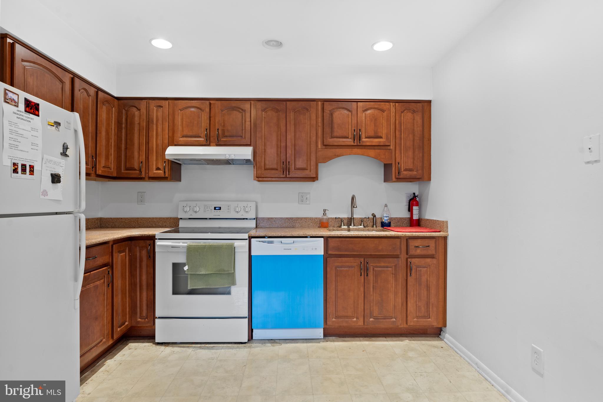 275 Green Street, Unit 5P6 Edgewater Park, NJ 08010 - Photo 8 of 23 Gallery Image 8